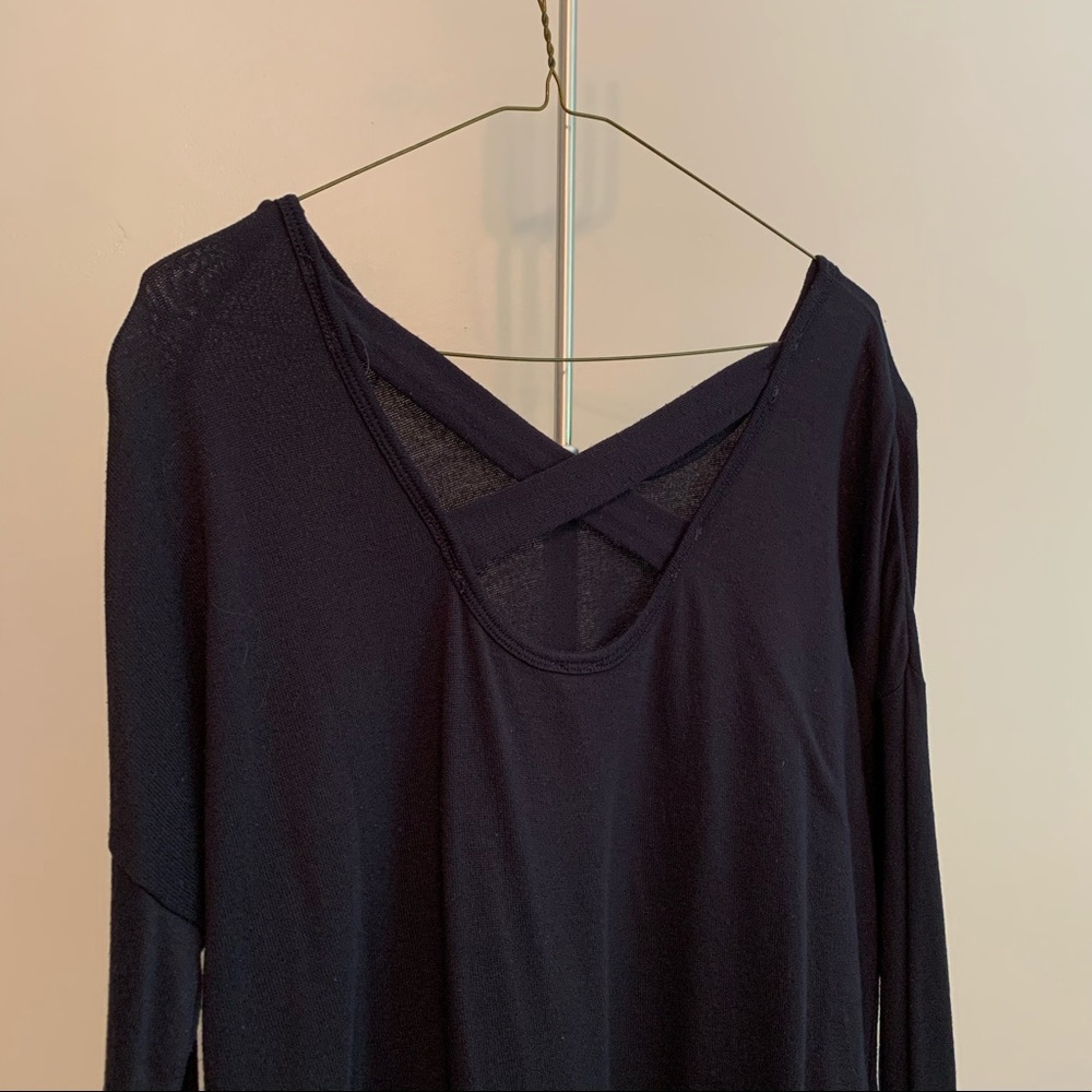 CROSSED BACK NAVY TOP